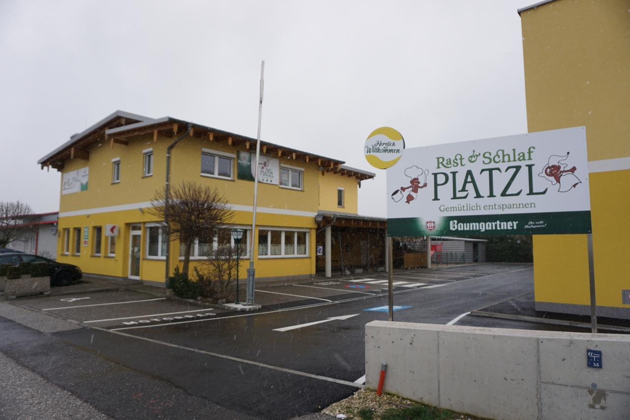 Hotel Schlafplatzl Marchtrenk Exterior foto
